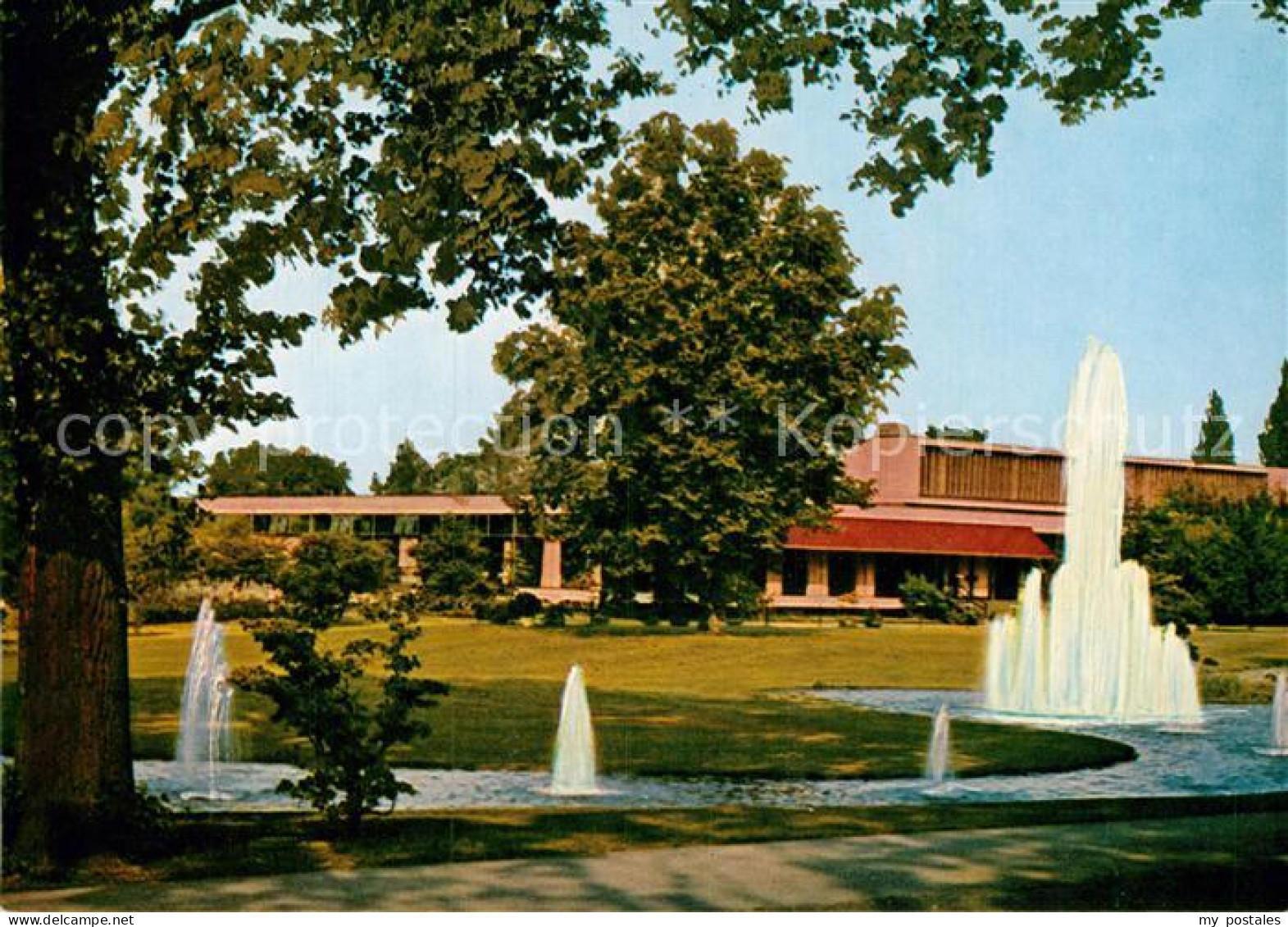 Neuss Stadthalle Springbrunnen