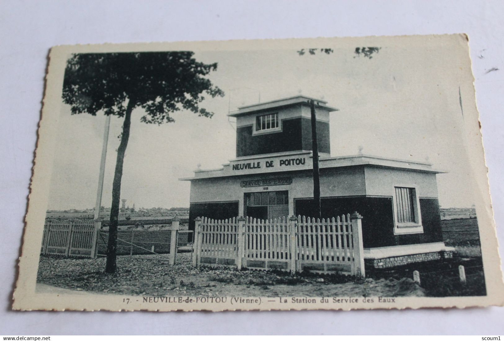 neuville de poitou    neuville en poitou la station du service des eaux