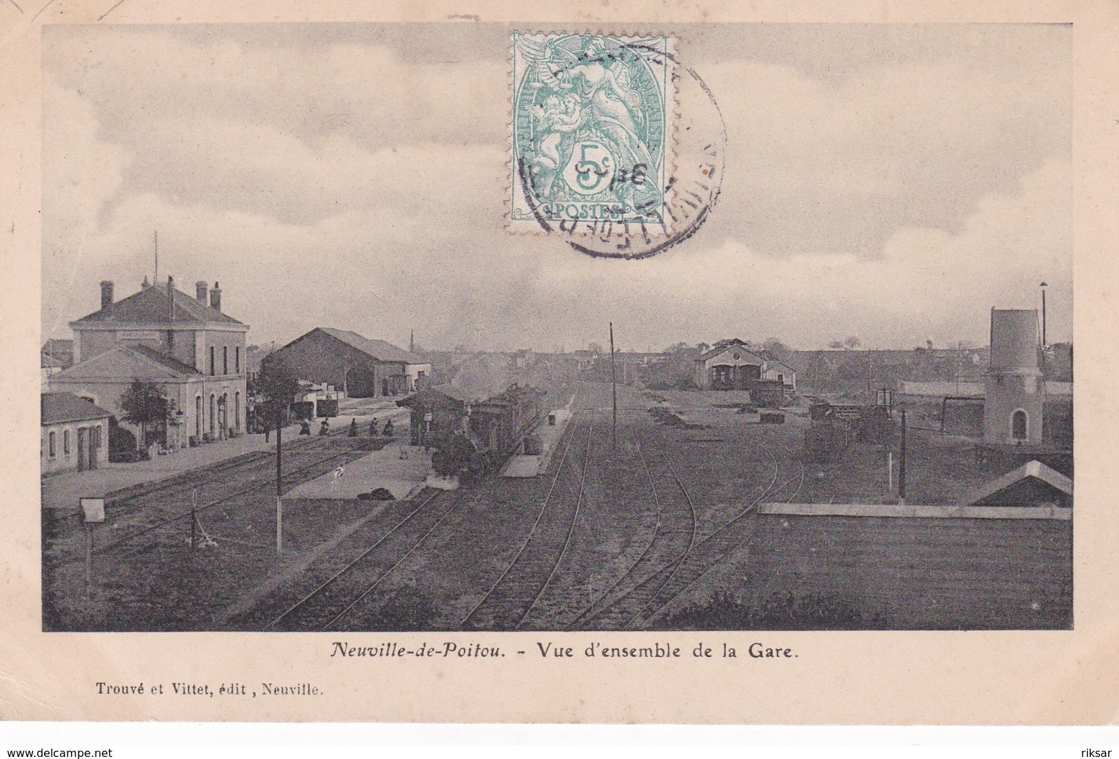 NEUVILLE EN POITOU(GARE)