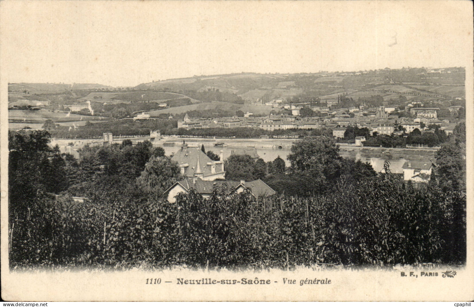Neuville sur Saone CPA Vue generale