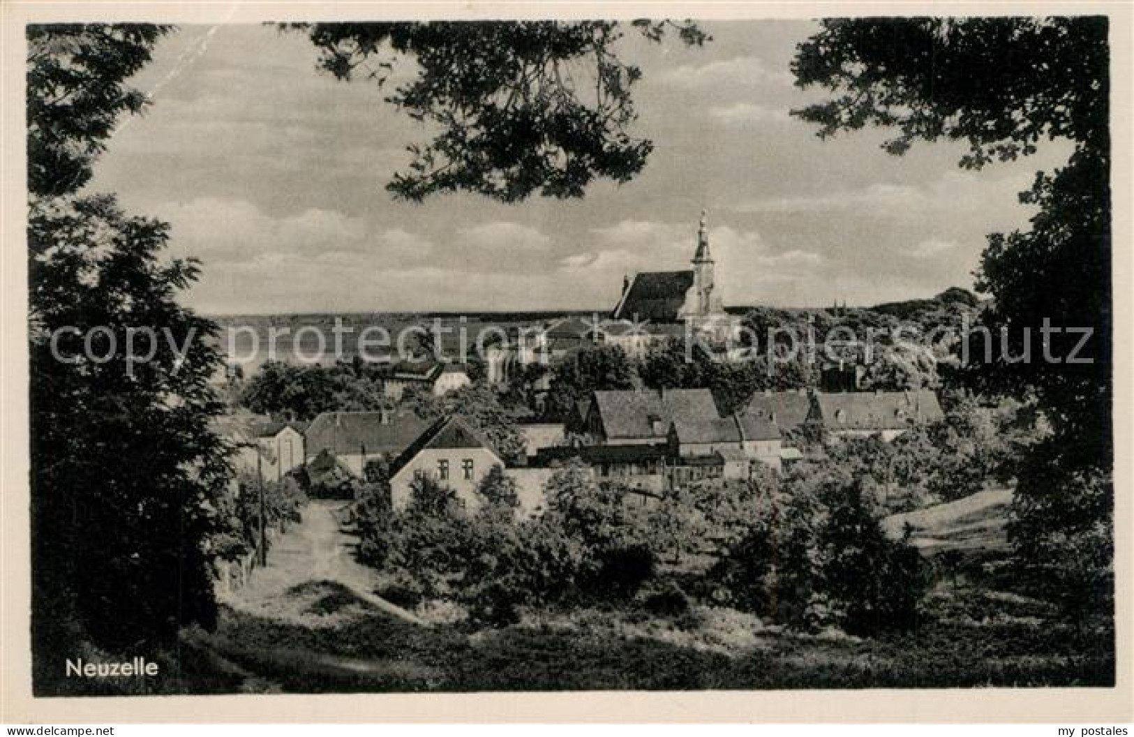 Neuzelle Ortsansicht mit Kirche