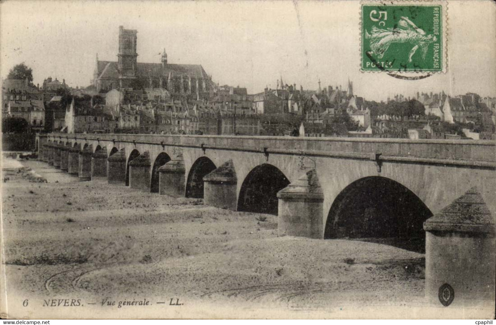 Nevers CPA Vue generale