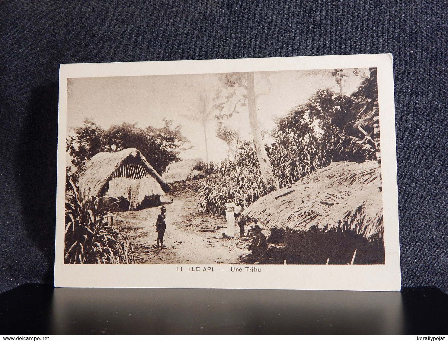 New Caledonia Ile Api Une Tribu__(13000)