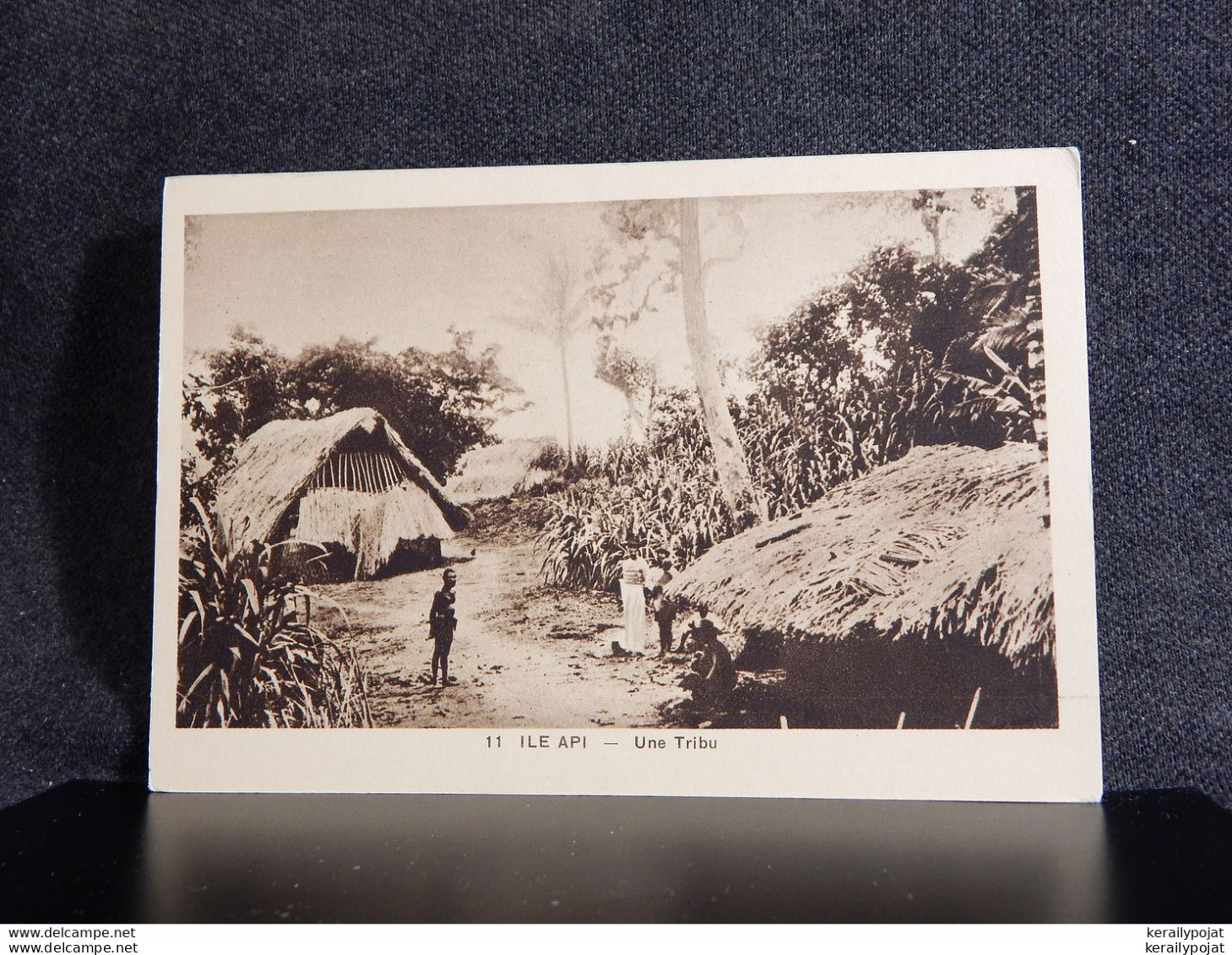 New Caledonia Ile Api Une Tribu__(13000)