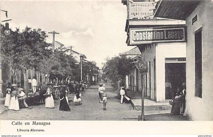 Nicaragua - Calle en MANAGUA, Tienda Constantino Lacayo - Ed. Libreria Alemana.