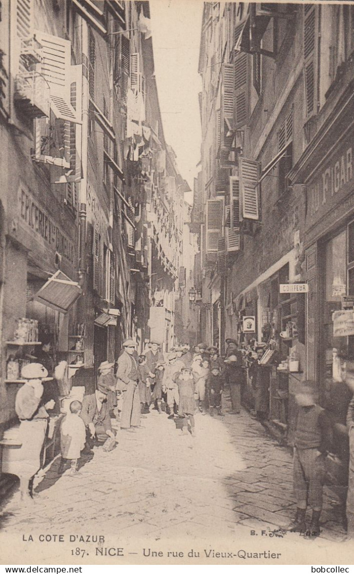 NICE (Alpes-Maritimes): Une rue du Vieux-Quartier