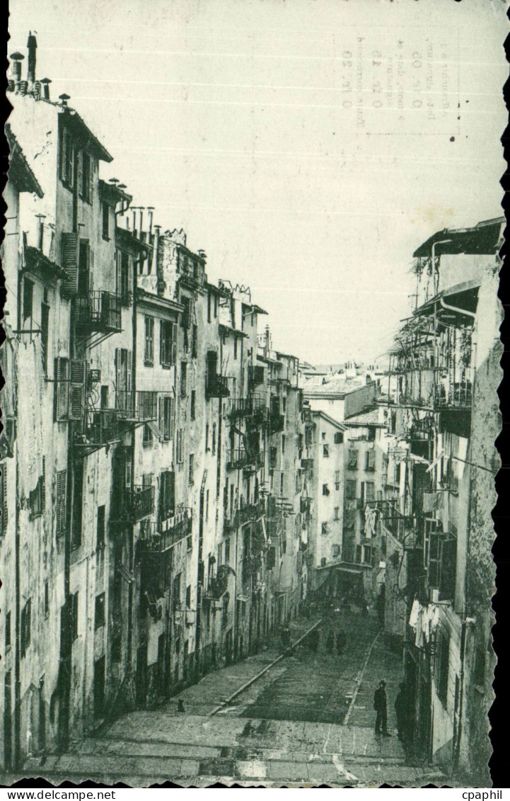 Nice CPA Une rue du vieux Nice