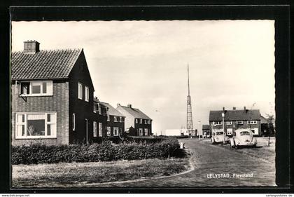 AK Lelystad /Flevoland, Strassenpartie mit Wohnhäusern