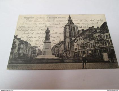 Maastricht, Boschstraat en Standbeeld Minkeleers