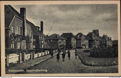 CPA Geertruidenberg Nordbrabant Niederlande, Stationsplein