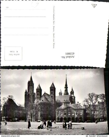 433801,Netherlands Maastricht Vrijthof Dulfjes voeren Kirche