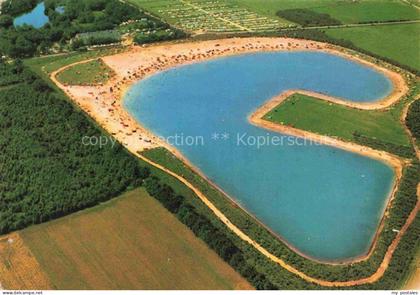 Ronostrand Norg Drenthe NL Ronostrand See Strand Badegaeste Sonnenschirme Campin