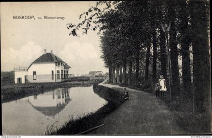 CPA Boskoop Alphen aan den Rijn Südholland Niederlande, Biezenweg