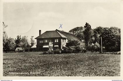 Netherlands, UITHUIZERMEEDEN, Boerderij, Farm House (1960s) Postcard