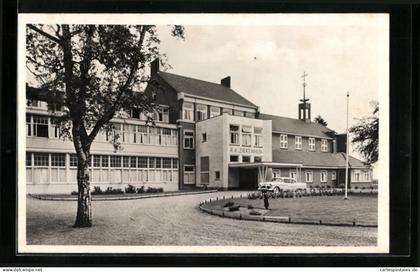 AK Zevenaar, Voorgevel van het. R. K. Ziekenhuis met rechts kapel en Rectoraat