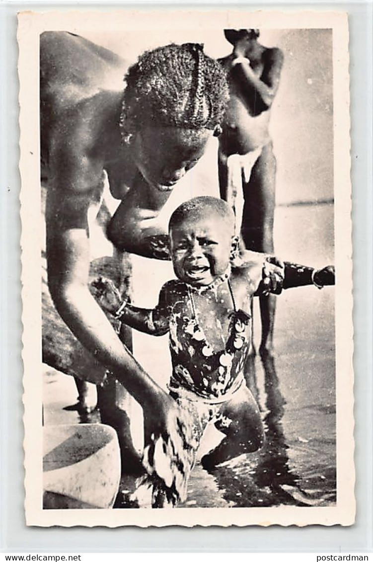 Niger - La toilette de bébé sur le fleuve Niger - Ed. G. Labitte 28
