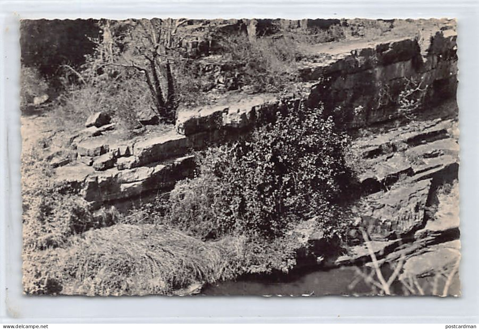 Niger - Les gorges de l'Atapoa, affluent du fleuve Niger - Ed. Diloutremer