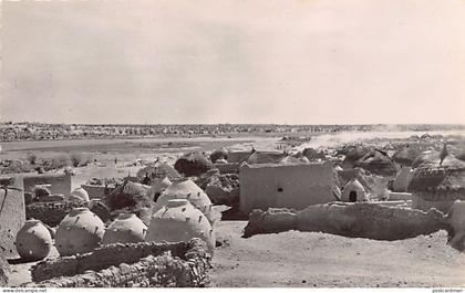 Niger - AYOROU - Une ile sur le fleuve Niger - Ed. Yvon