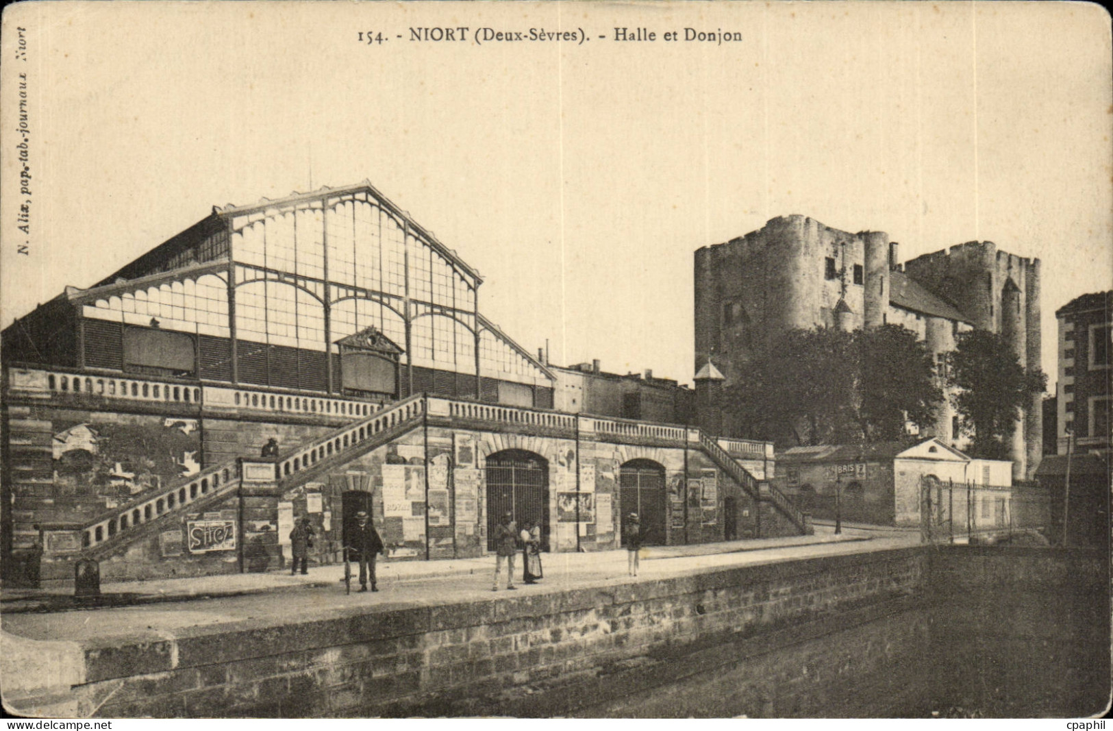 Niort CPA Halle et donjon