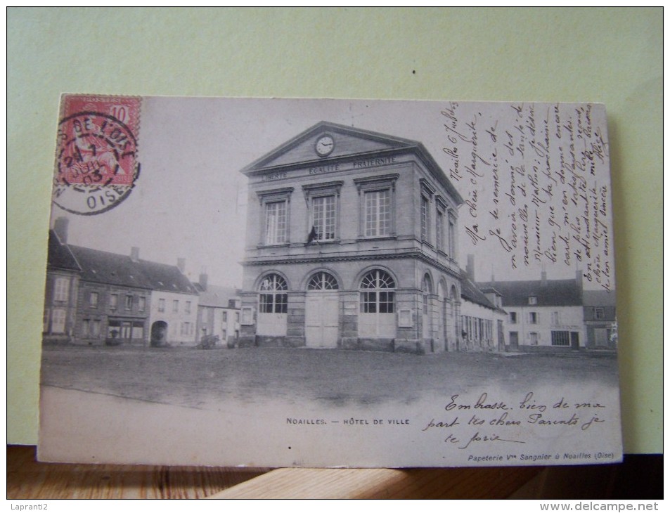 NOAILLES (OISE) HOTEL DE VILLE.