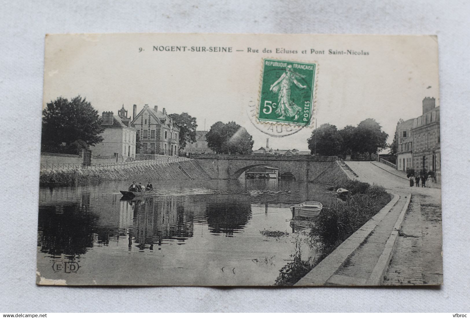 Nogent sur Seine, rue des écluses et pont saint Nicolas, Aube 10