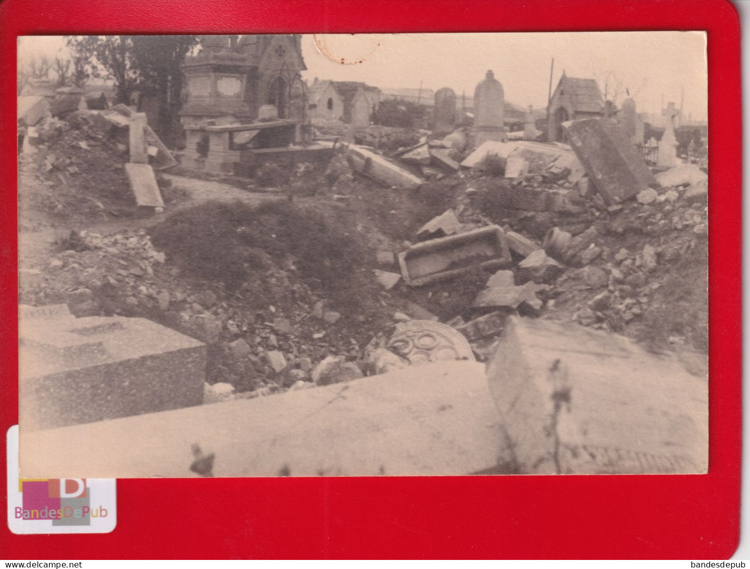 Noisy le Sec photo format CPA cimetiere détruit bombardement ??