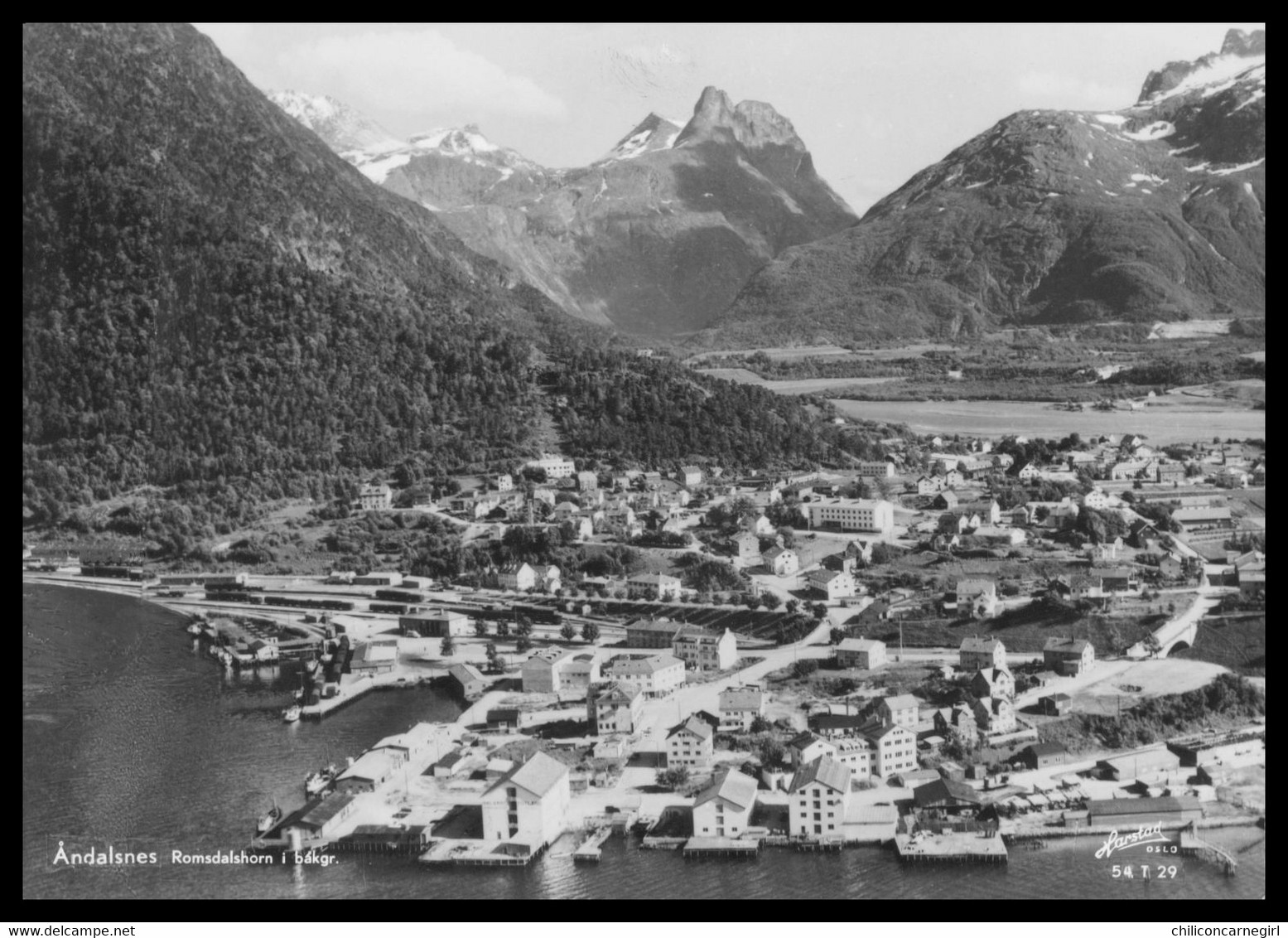 Noorwegen - Norway - Norge - Nordfjord - Andalsnes - Romsdalshorn i bakgr. - Photo HARSTAD