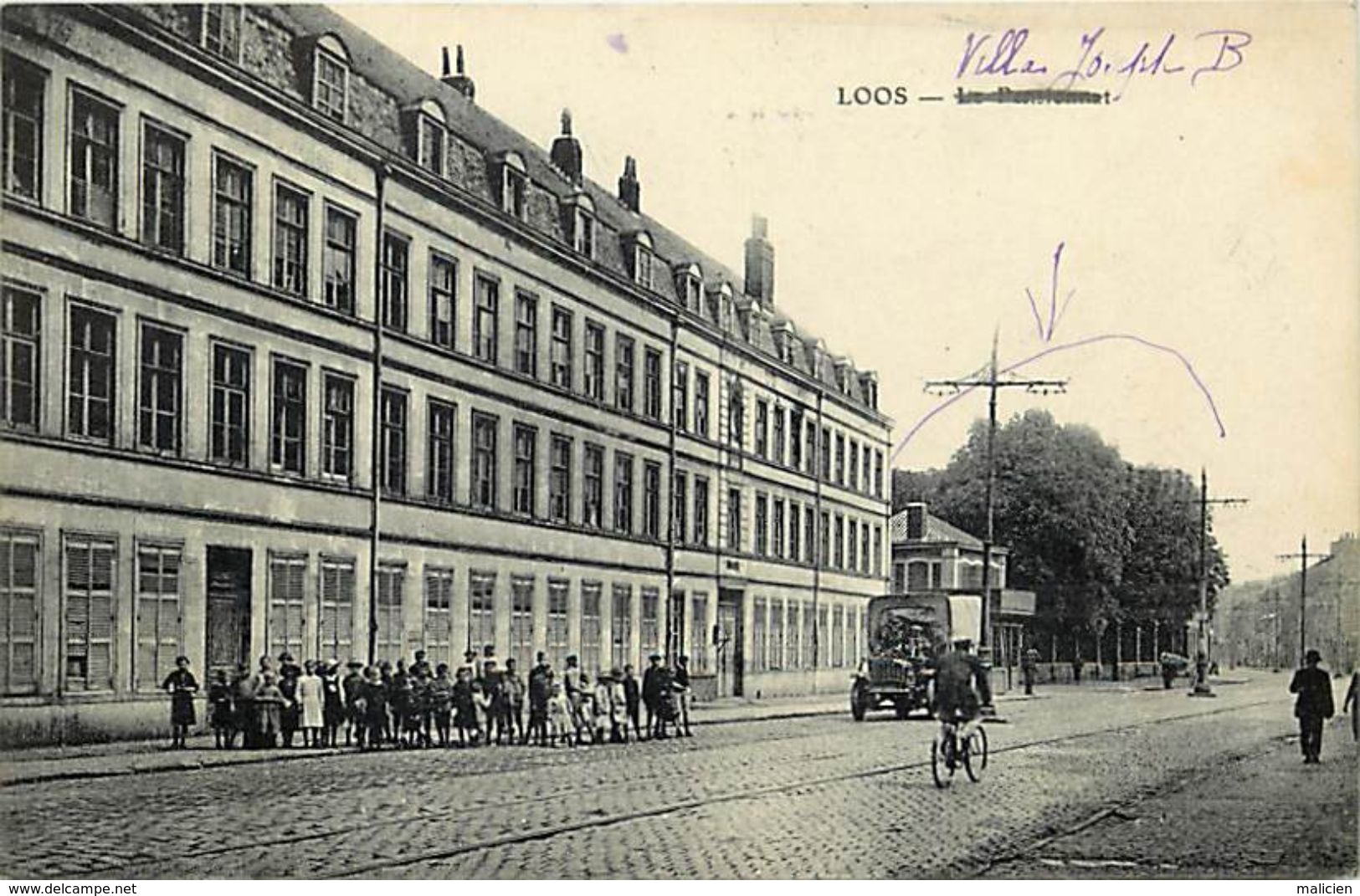 - nord -ref-A772 - loos les lille - le pensionnat - pensionnats - ecole - ecoles - ecoliers - camion - camions -