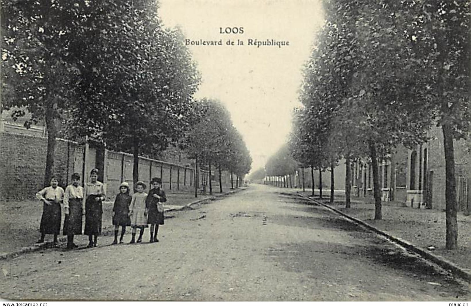 - nord -ref-A773 - loos les lille - boulevard dela republique - femmes et fillettes - carte bon etat -