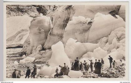 (37874) Foto AK Loen, Personen am Fjord Kjendalsbrae, vor 1945
