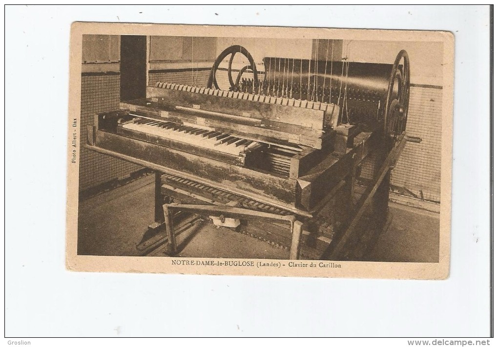 NOTRE DAME DE BUGLOSE (LANDES) CLAVIER DU CARILLON