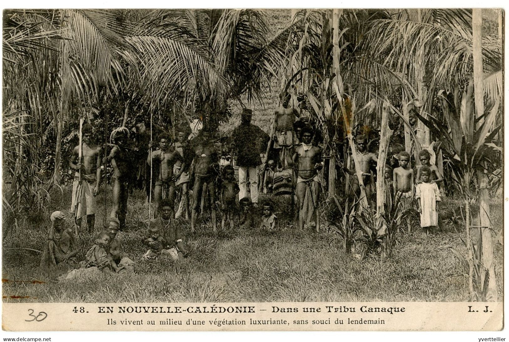 NOUVELLE-CALEDONIE carte postale tribu de Canaque. Ecrite.