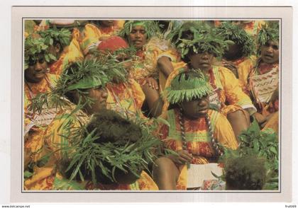 AK 226449 NEW CALEDONIA - Ouvéa - Melanesierinnen im Festkostüm