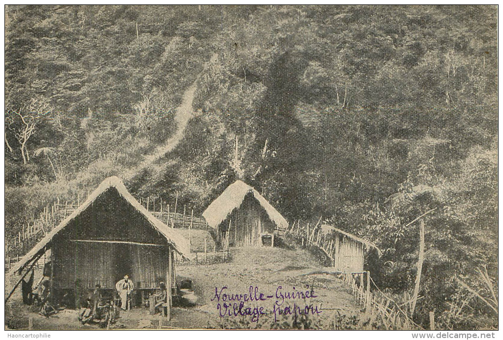 Nouvelle Guinée : village Papou