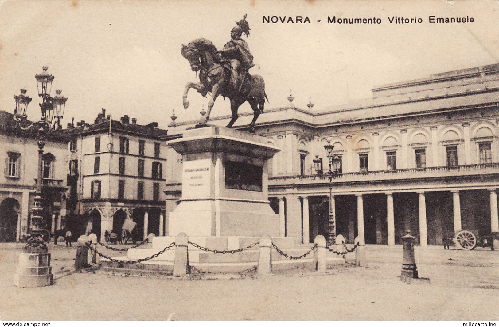 # NOVARA: INTERNO DEL DUOMO