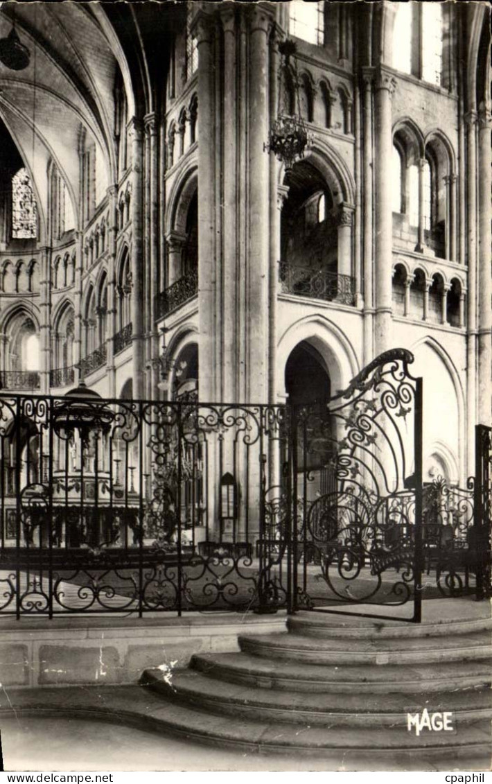 Noyon CPA GRille du choeur