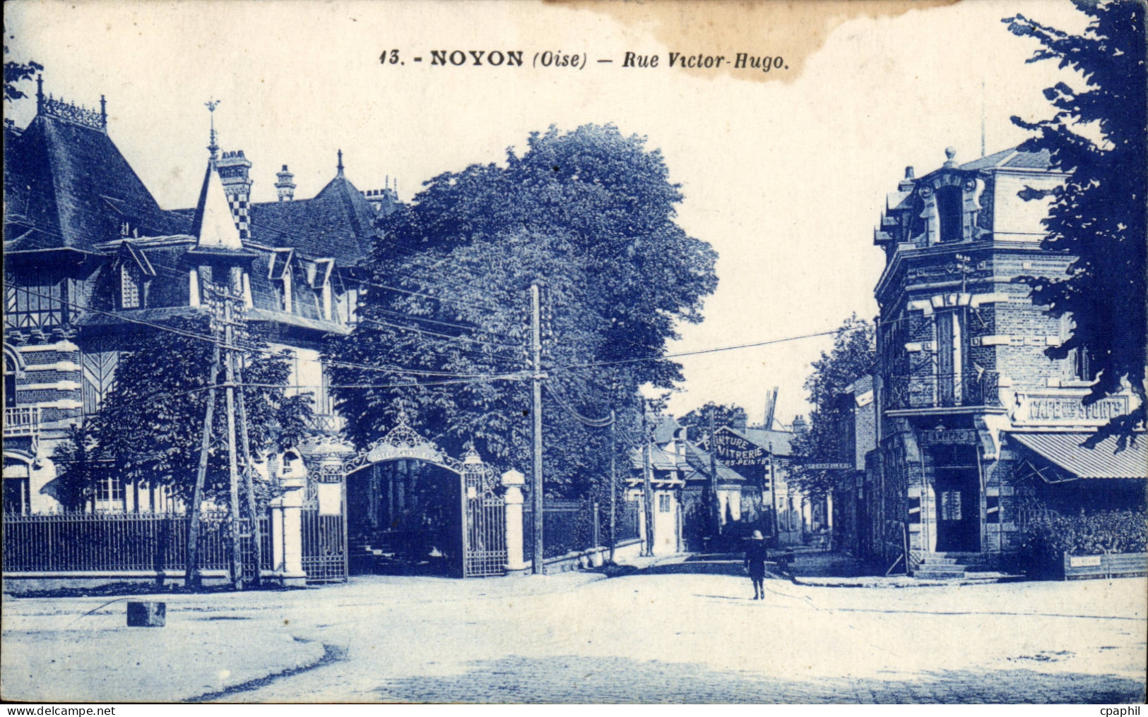 Noyon CPA Rue Victor Hugo