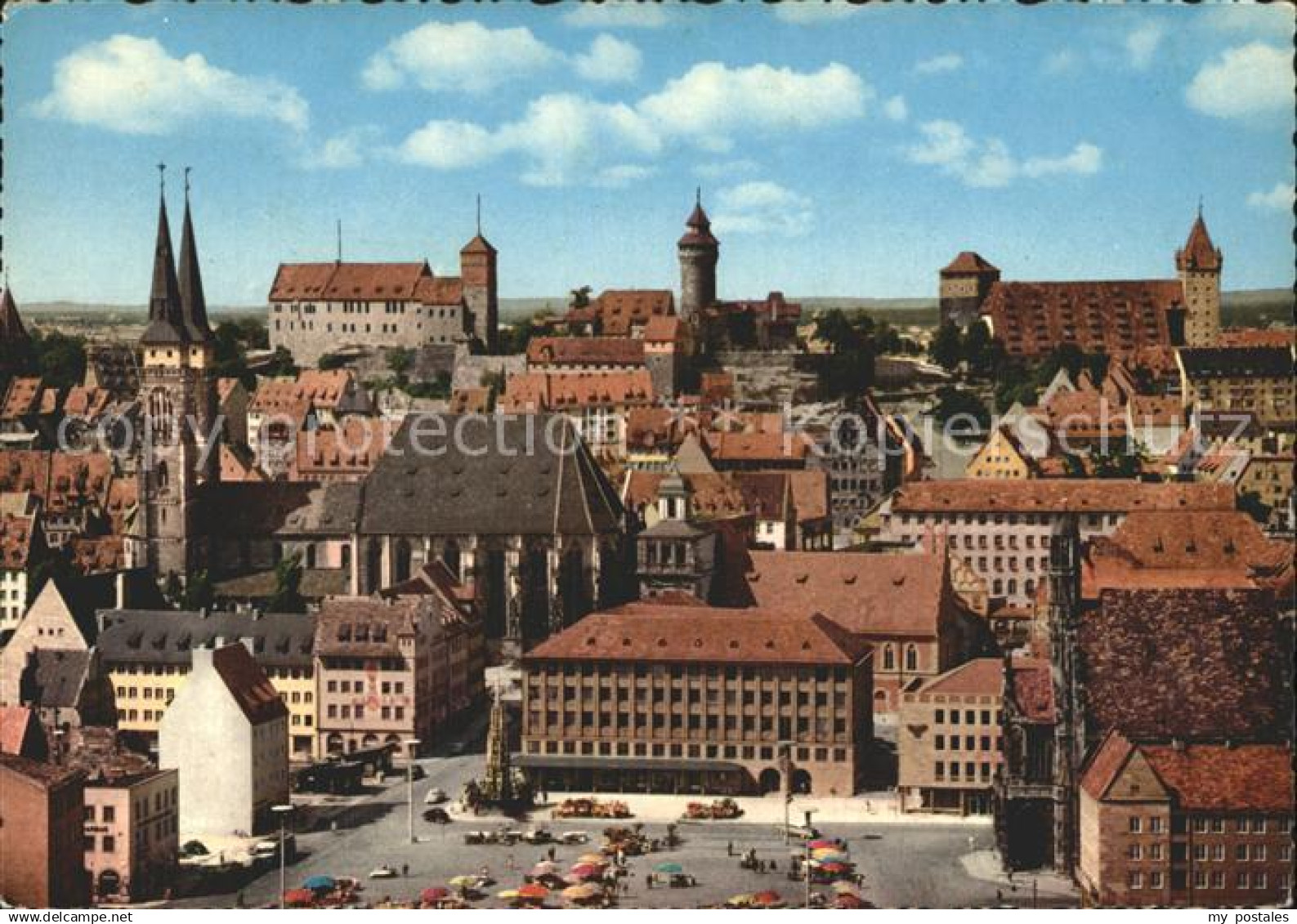 Nuernberg Blick ueber die Altstadt auf die Burg
