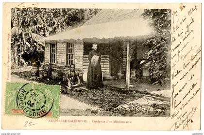 NOUVELLE-CALEDONIE carte postale résidence d'un missionnaire. Ecrite.