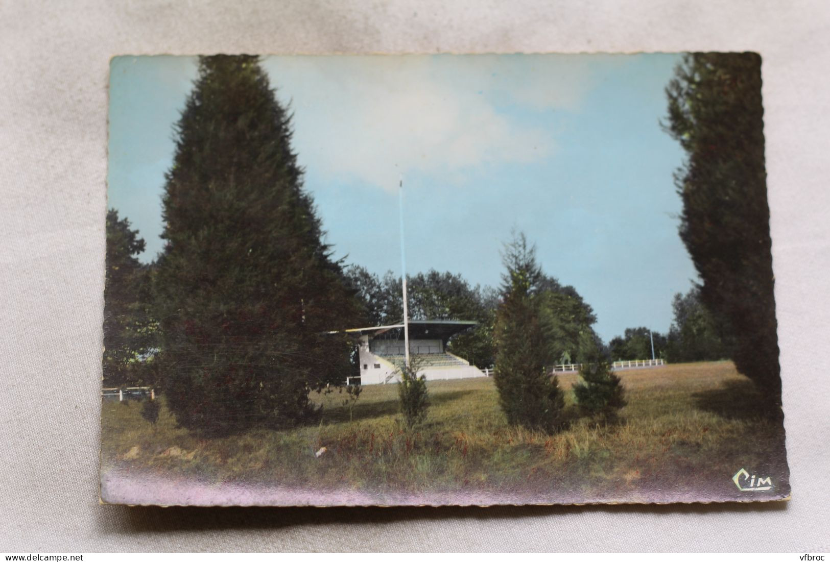 O573, Cpm, Lembeye, le terrain de sports, Pyrénées Atlantiques 64