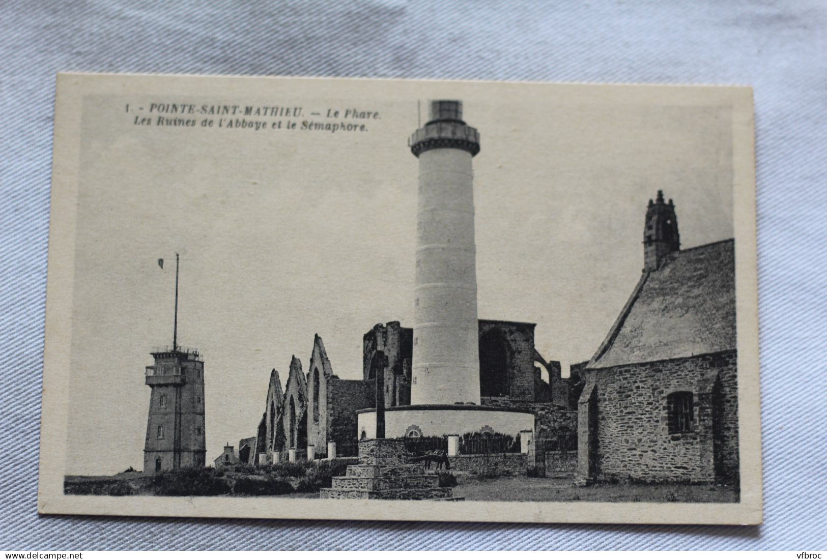 O785, pointe Saint Mathieu, les ruines de l'abbaye et le sémaphore, Finistère 29