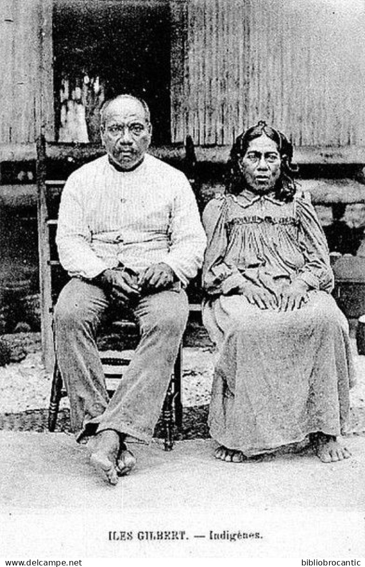 OCEANIE - ILES GILBERT (KIRIBATI) < COUPLE D'INDIGENES