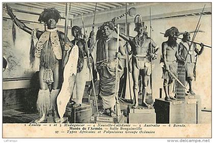 ref G532-musee de l armée - salle bougainville -explorateur -types africains et polynesiens -groupe oceanien  -