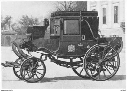 Autriche - Vienne - WIEN - Château de Schönbrunn - Musée des Carrosses - Dormeuse pour les Dames de la Cour