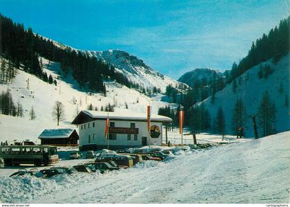 Austria Altenmarkt im Pongau Skigebiet Zauchensee Talstation des Gamskogelliftes