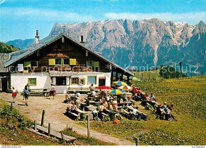 Muehlbach Hochkoenig Mittenfeld Alm am Hochkoenig im Hintergrund Tennengebirge