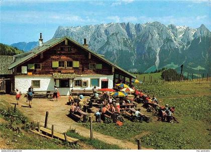 Muehlbach Hochkoenig Pinzgau-Pongau AT Mittenfeld-Alm am Hochkoenig im Hintergru