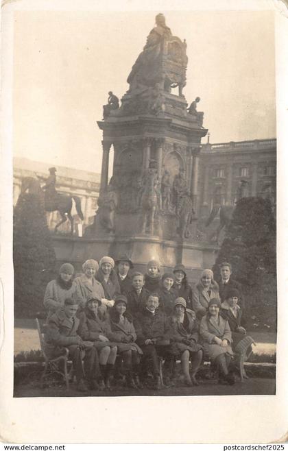 uk42054 austria wien viena real photo group social history
