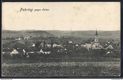 AK Fehring, Totalansicht gegen Osten mit Kirche, Häuser und Landschaft