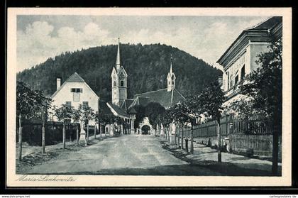 AK Maria Lankowitz, Strassenpartie mit Kirche und Bergpanorama